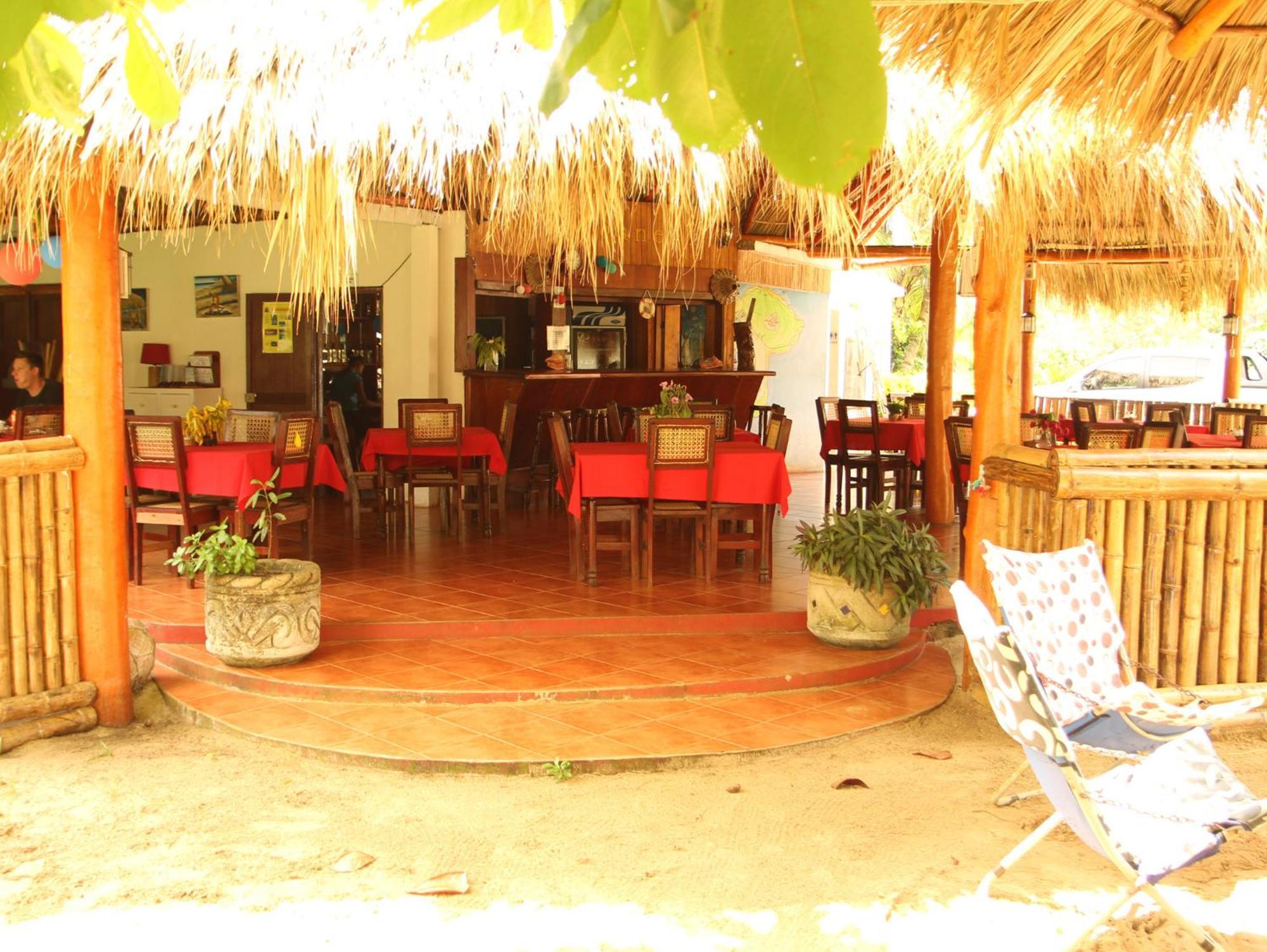 Paraiso Beach Hotel Brig Bay 外观 照片
