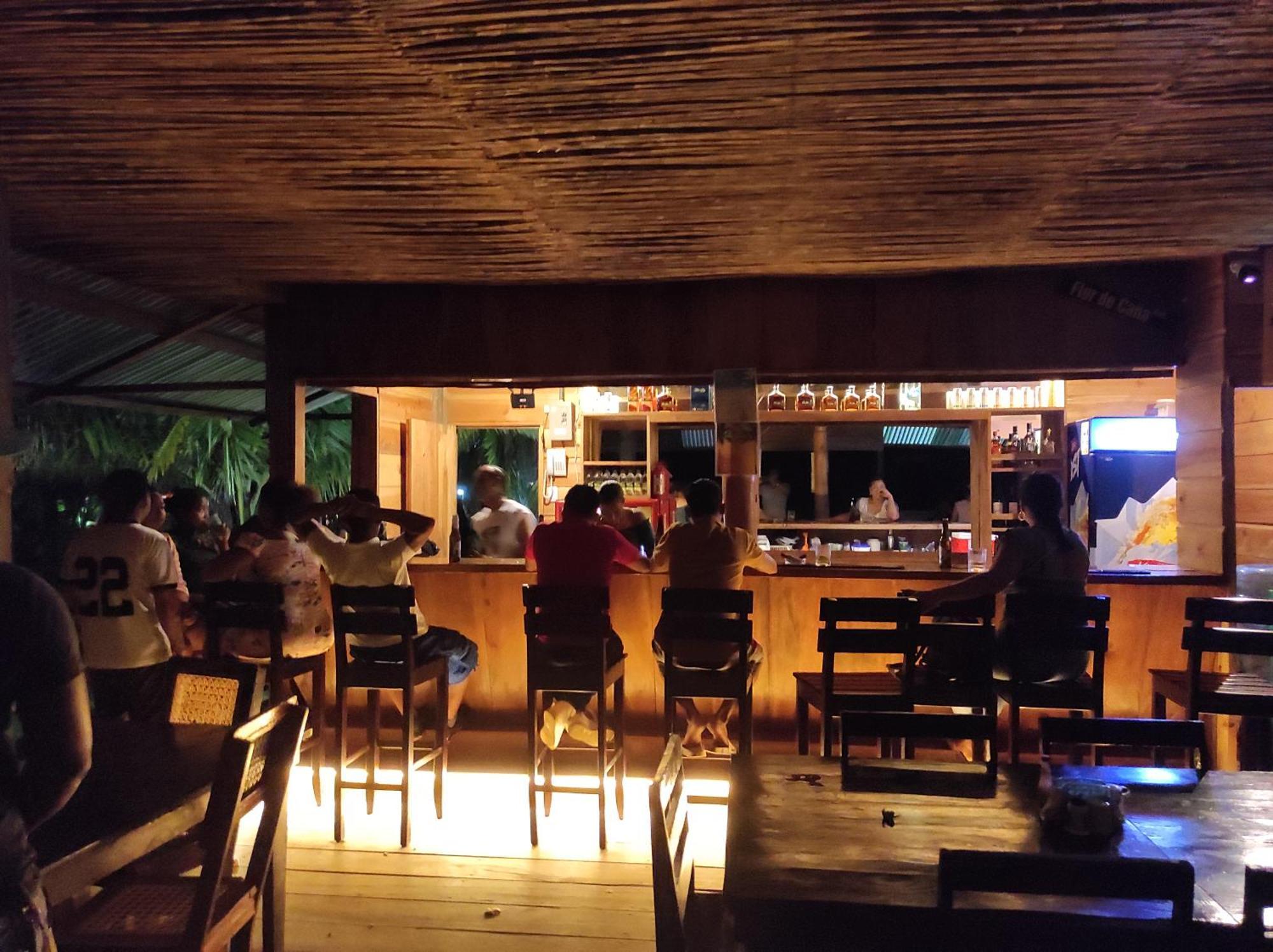 Paraiso Beach Hotel Brig Bay 外观 照片