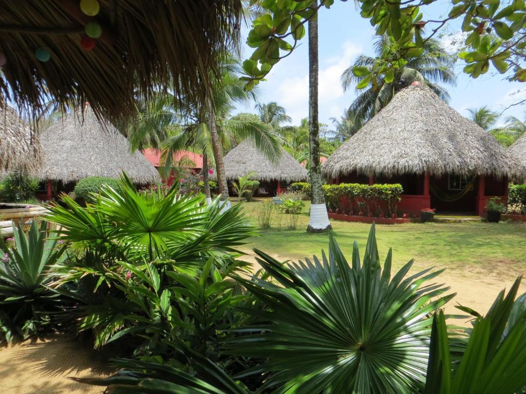 Paraiso Beach Hotel Brig Bay 外观 照片