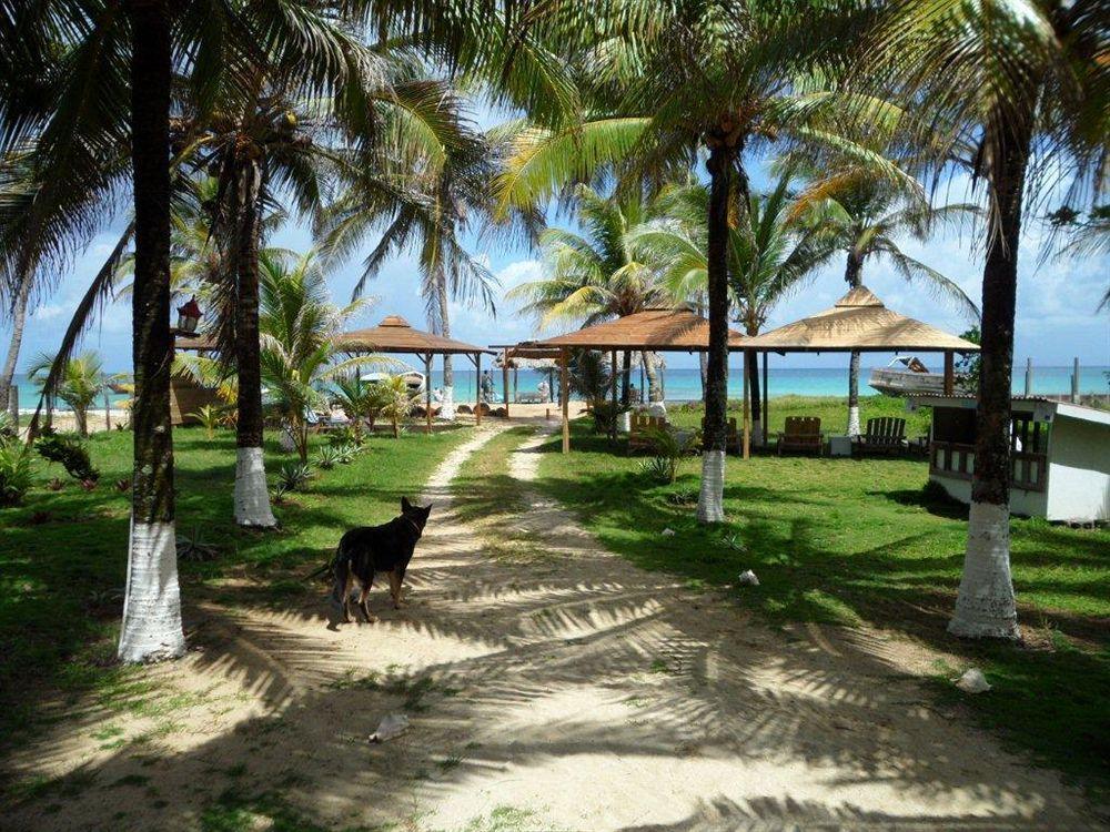 Paraiso Beach Hotel Brig Bay 外观 照片