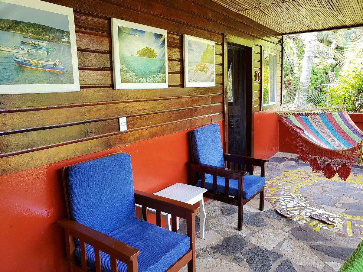 Paraiso Beach Hotel Brig Bay 外观 照片