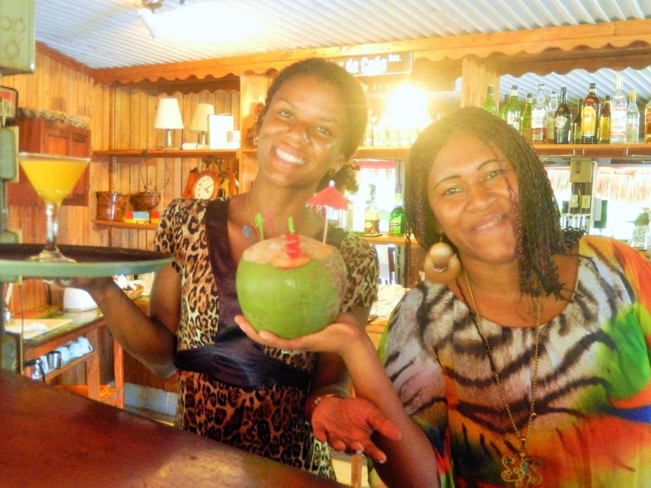 Paraiso Beach Hotel Brig Bay 外观 照片