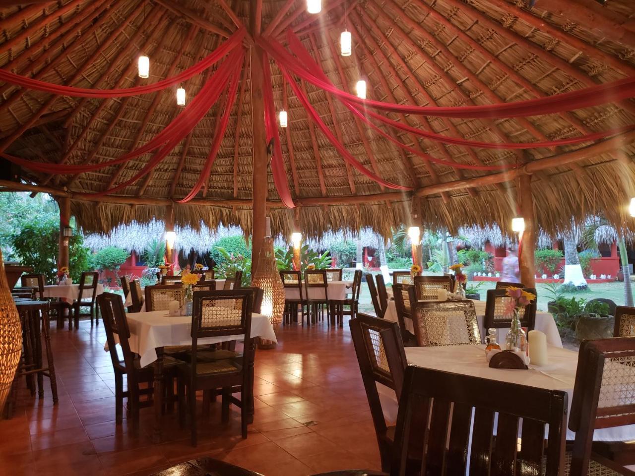 Paraiso Beach Hotel Brig Bay 外观 照片